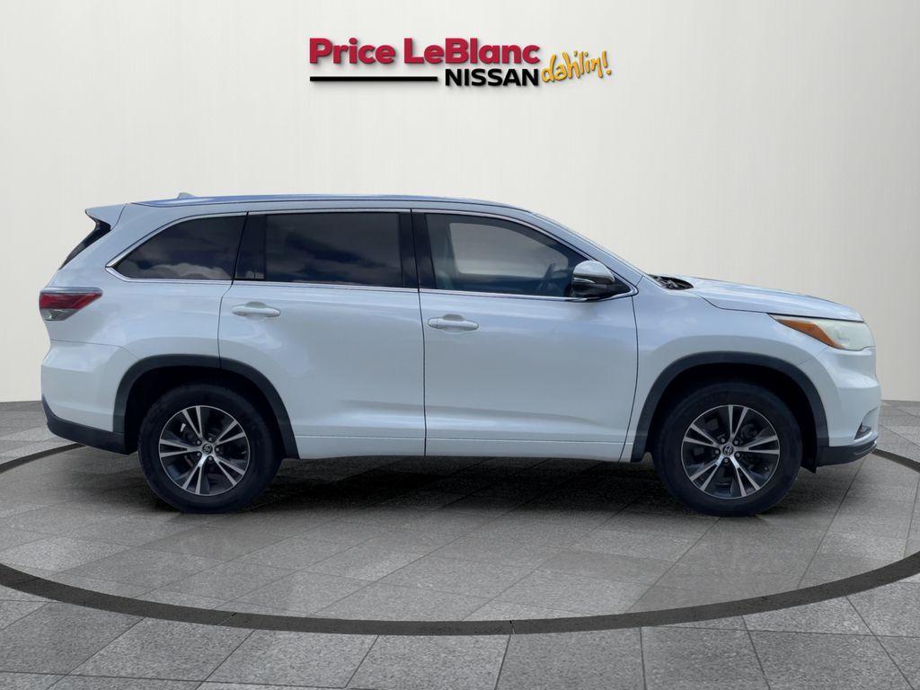 used 2016 Toyota Highlander car, priced at $19,414