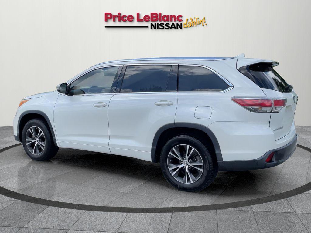 used 2016 Toyota Highlander car, priced at $19,414
