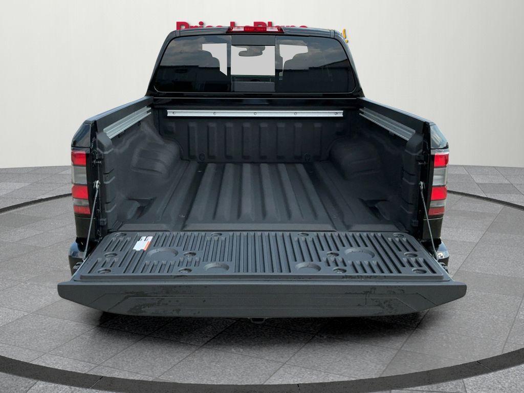 new 2025 Nissan Frontier car, priced at $39,925