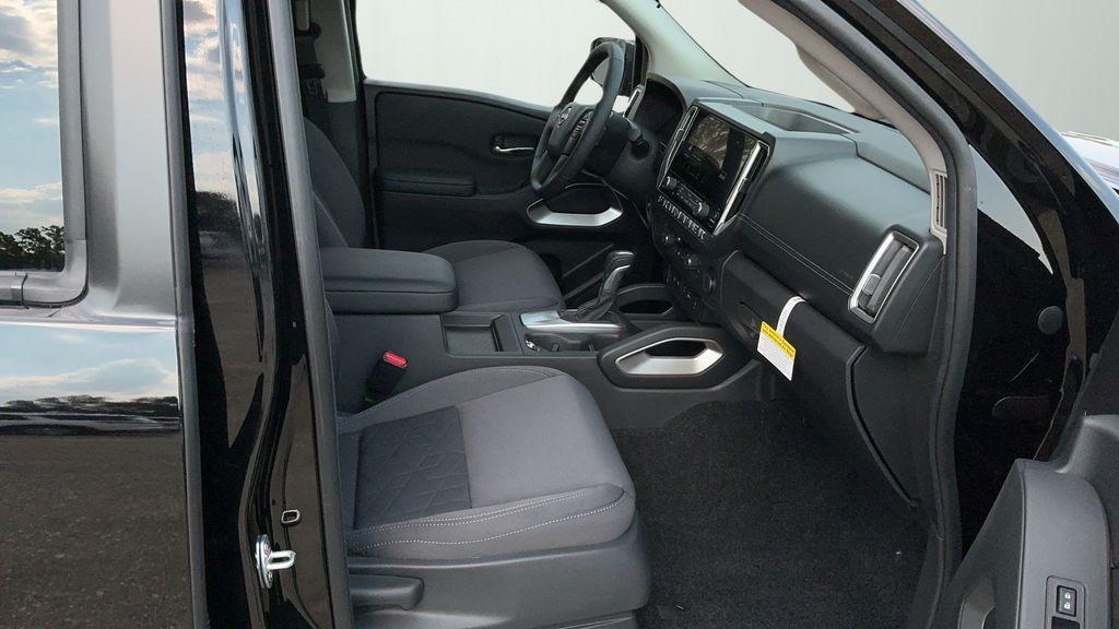 new 2025 Nissan Frontier car, priced at $39,925