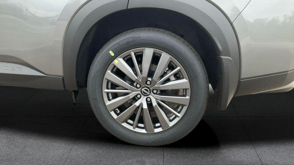 new 2025 Nissan Pathfinder car, priced at $47,555