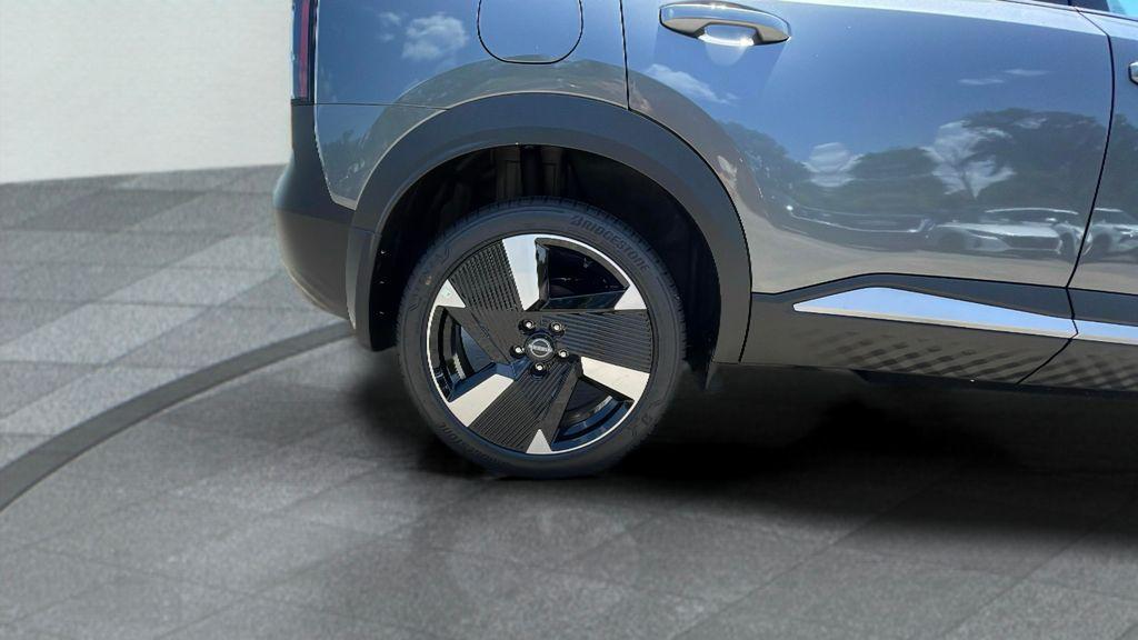 new 2025 Nissan Kicks car, priced at $28,915
