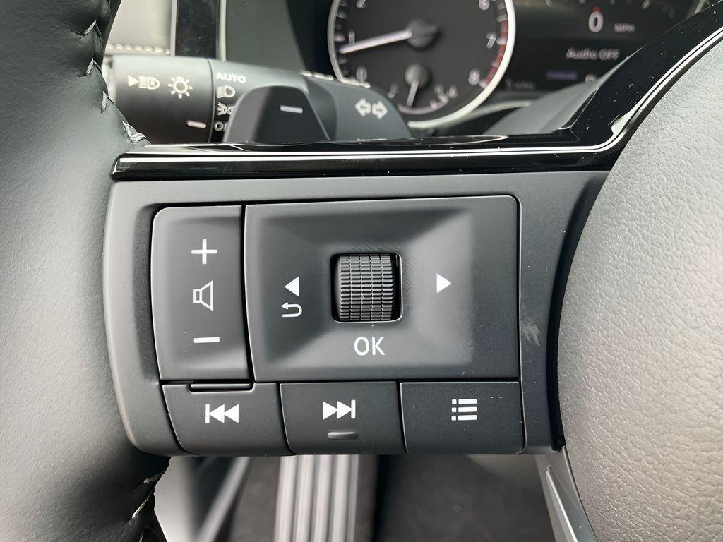 new 2025 Nissan Pathfinder car, priced at $47,555