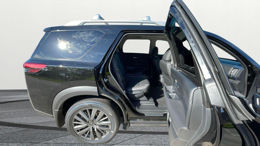 new 2025 Nissan Pathfinder car, priced at $43,105