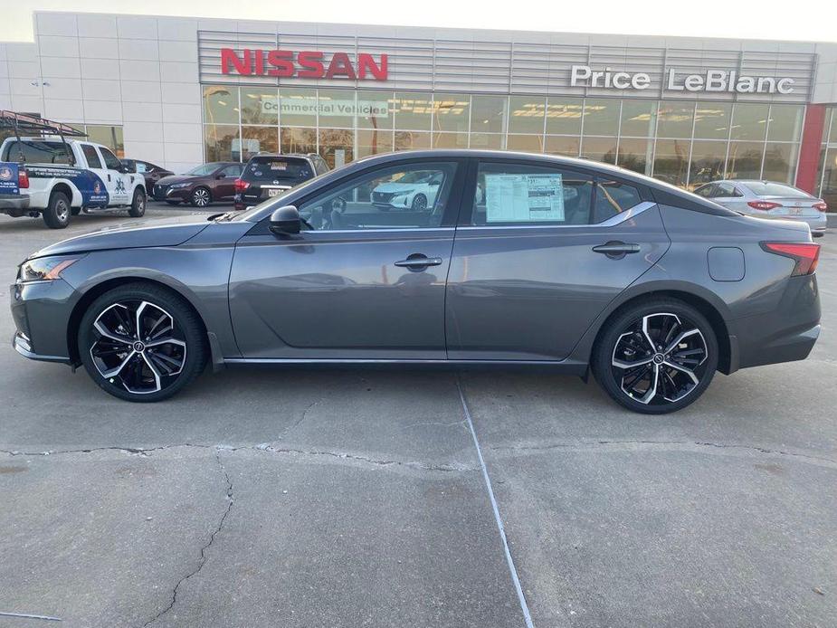 new 2025 Nissan Altima car, priced at $34,080