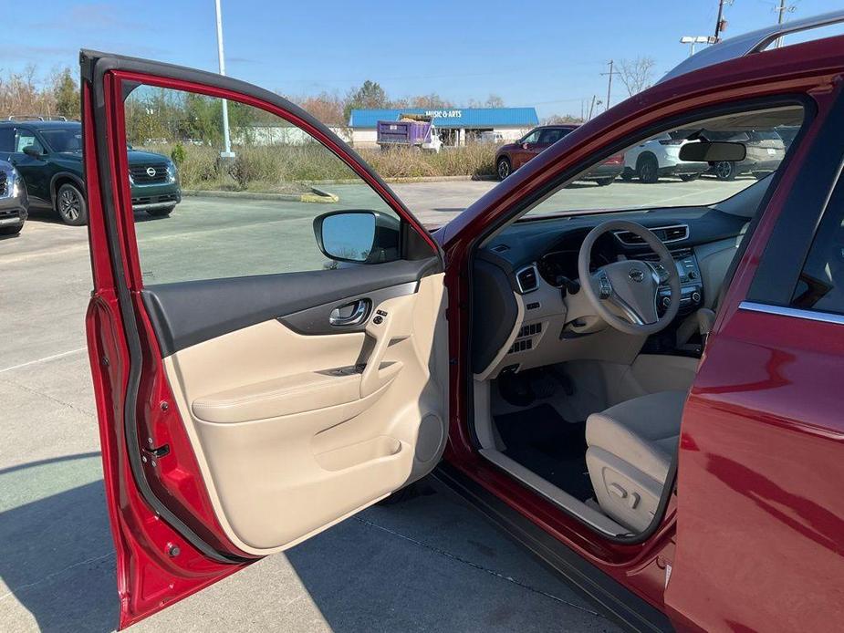 used 2015 Nissan Rogue car, priced at $15,277