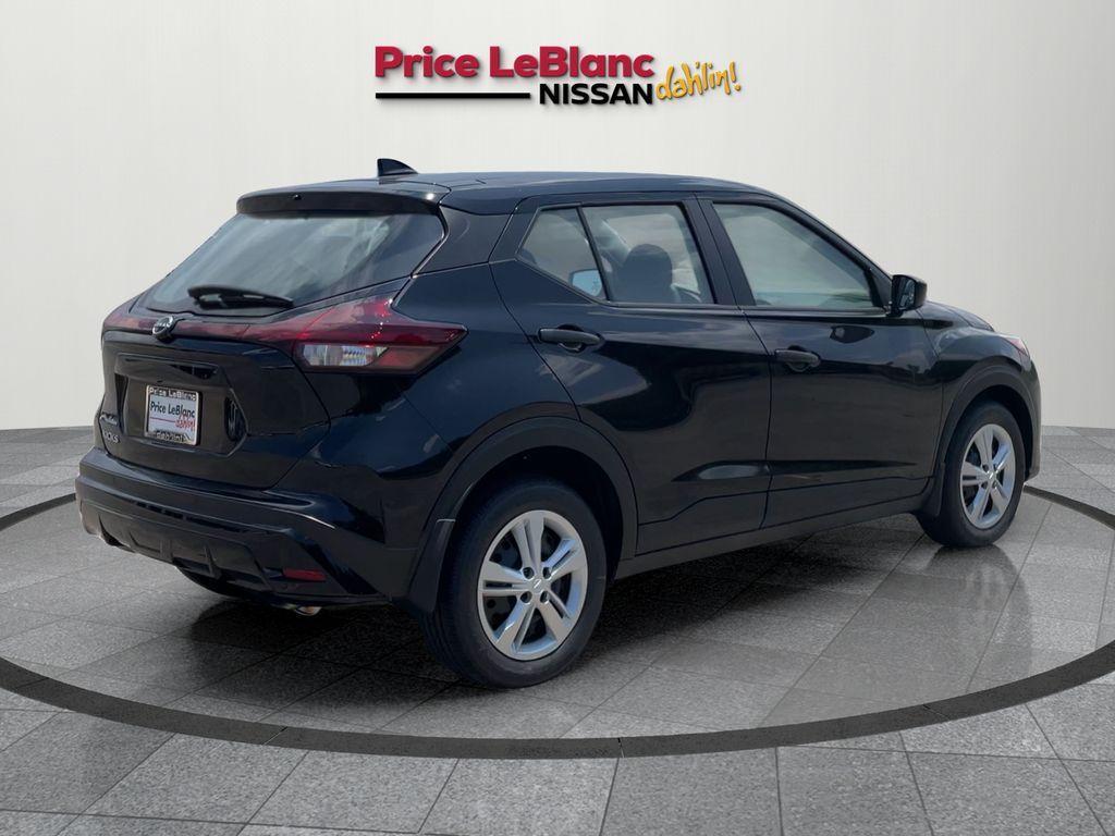 new 2025 Nissan Kicks Play car, priced at $23,760
