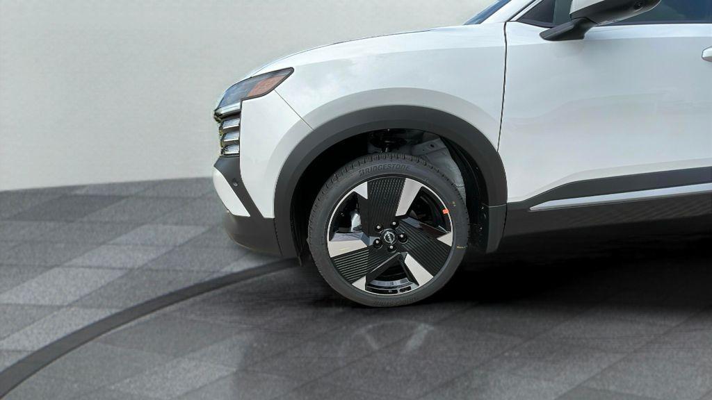 new 2025 Nissan Kicks car, priced at $28,900