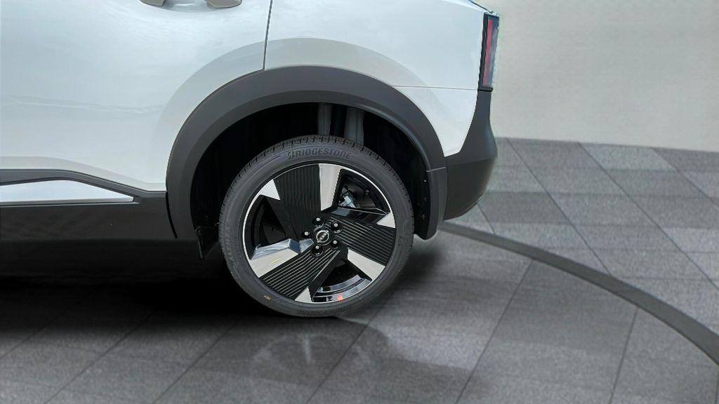 new 2025 Nissan Kicks car, priced at $28,900