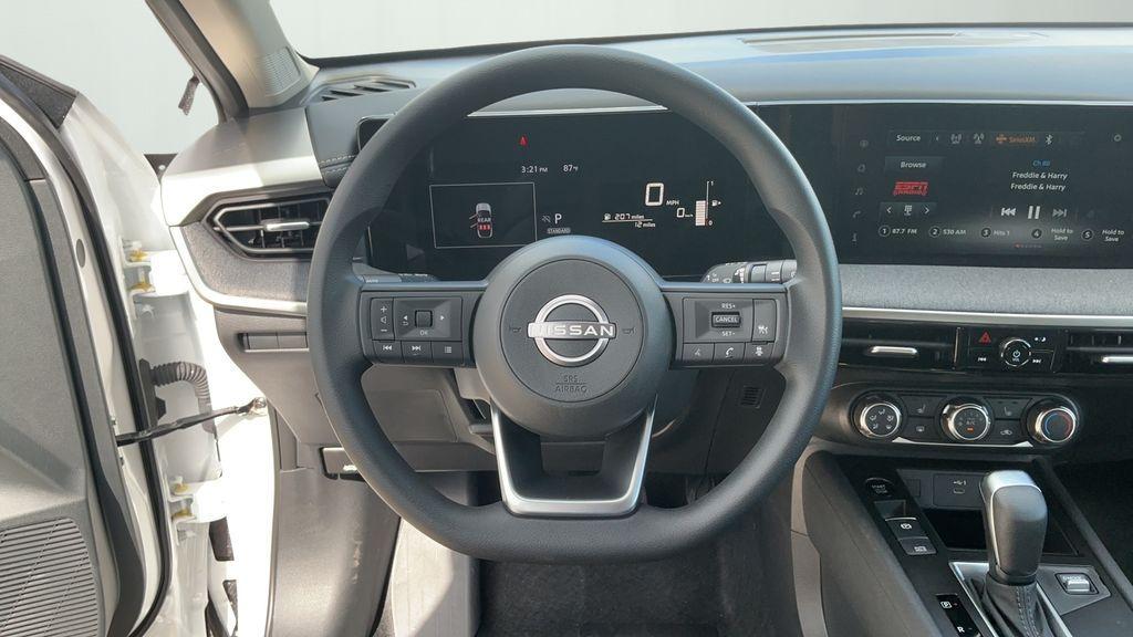 new 2025 Nissan Kicks car, priced at $25,678