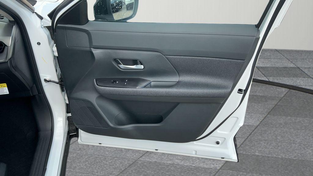 new 2025 Nissan Kicks car, priced at $25,678