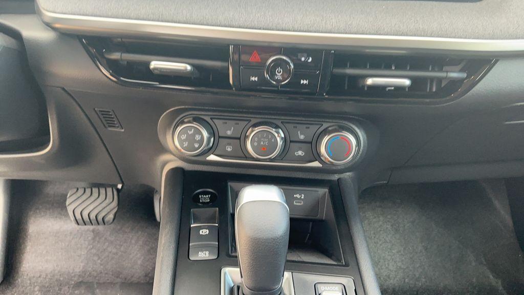 new 2025 Nissan Kicks car, priced at $25,678