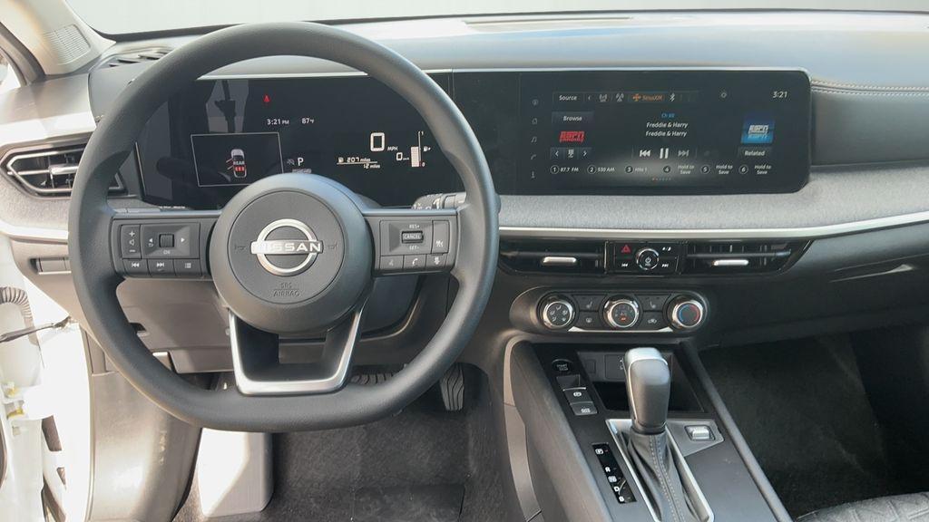 new 2025 Nissan Kicks car, priced at $25,678