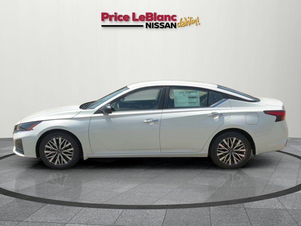 new 2025 Nissan Altima car, priced at $30,115
