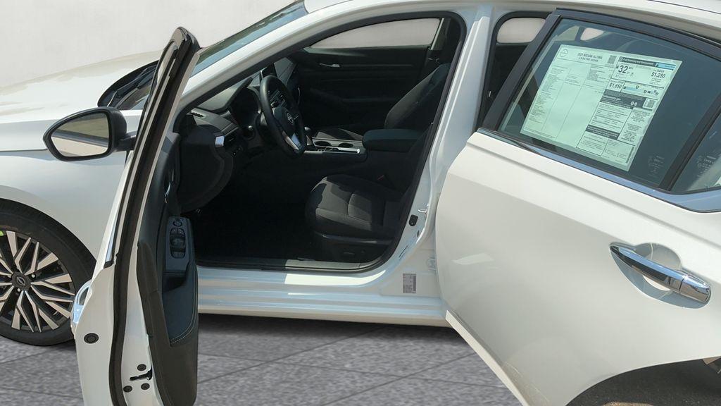new 2025 Nissan Altima car, priced at $30,115