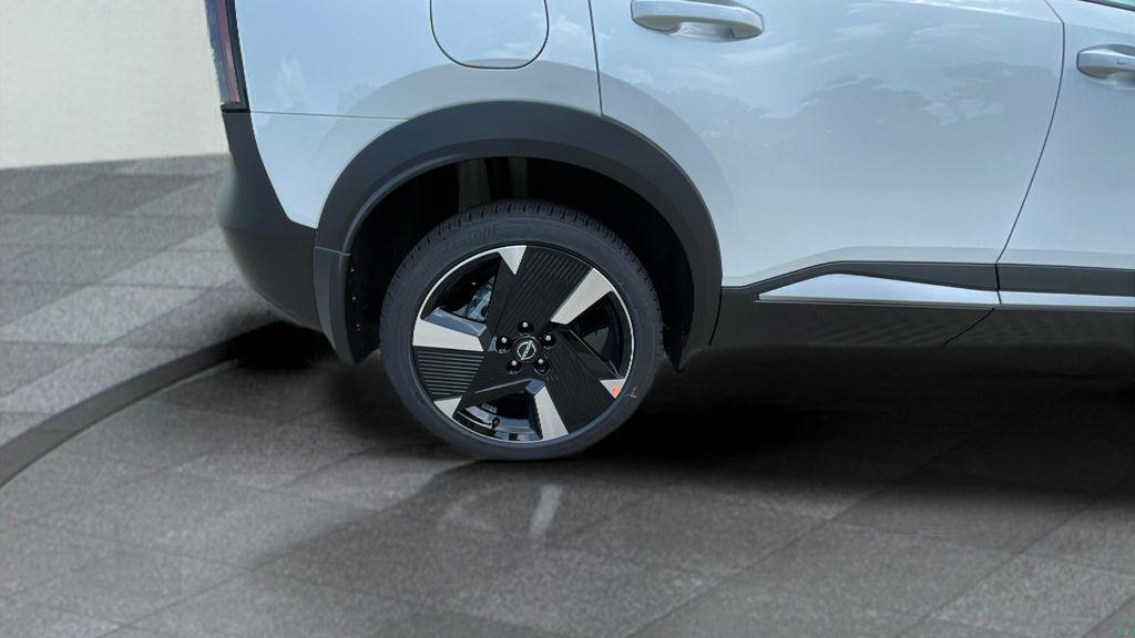 new 2025 Nissan Kicks car, priced at $30,600