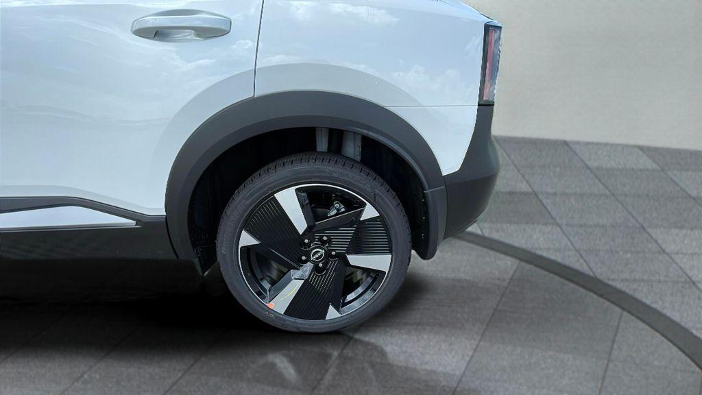 new 2025 Nissan Kicks car, priced at $30,600