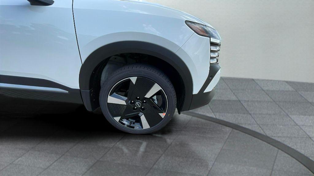 new 2025 Nissan Kicks car, priced at $30,600