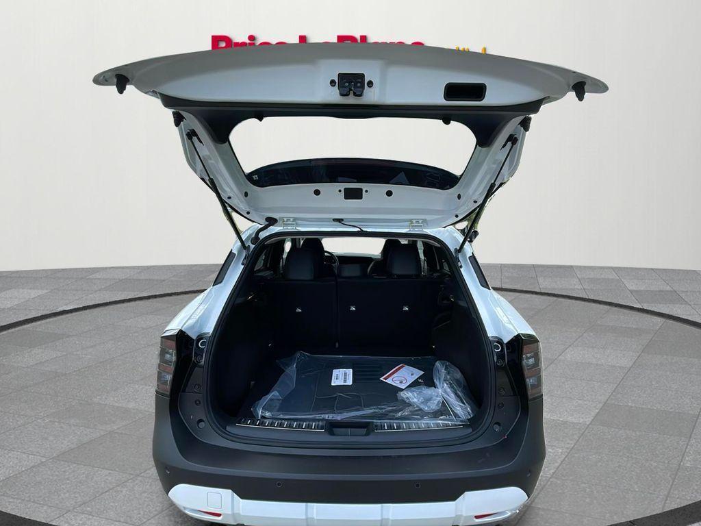 new 2025 Nissan Kicks car, priced at $30,600