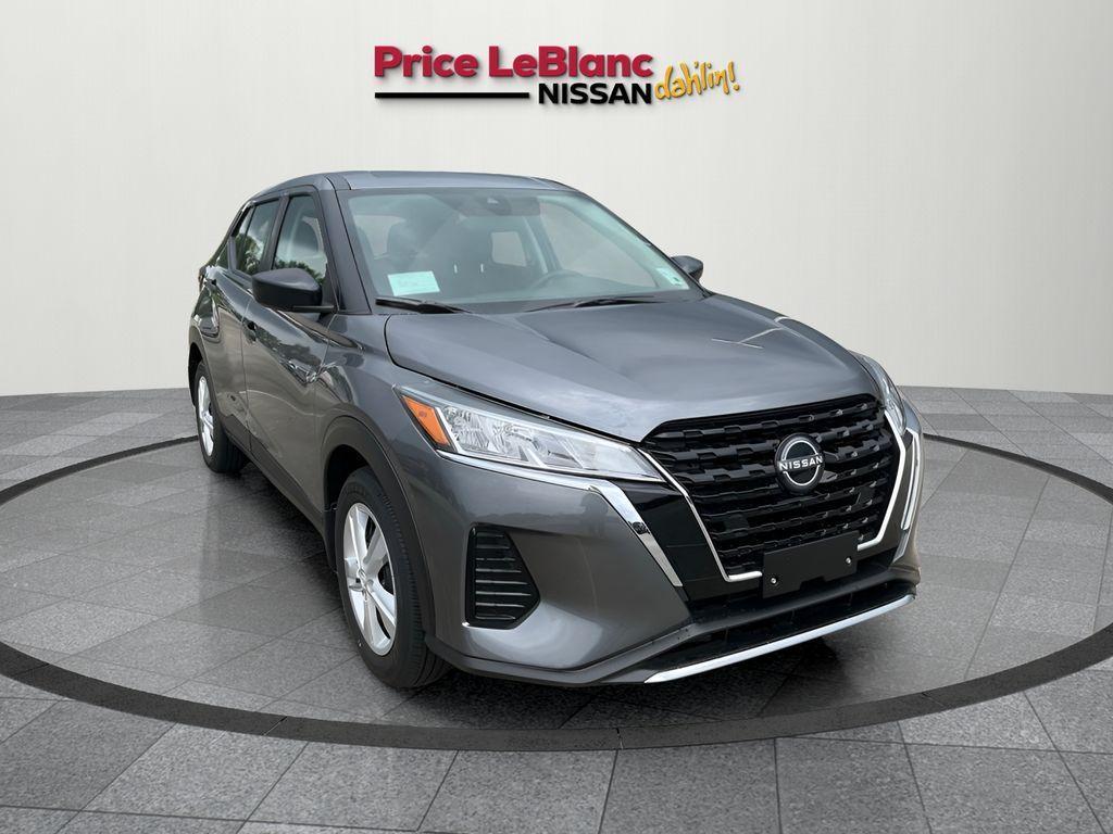 new 2025 Nissan Kicks Play car, priced at $23,760