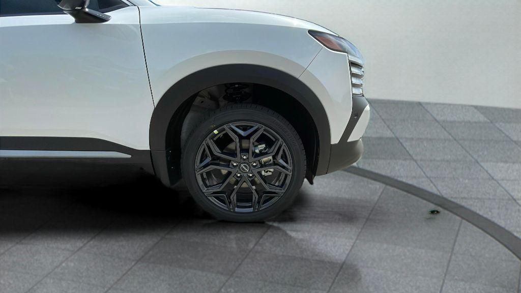 new 2025 Nissan Kicks car, priced at $29,620