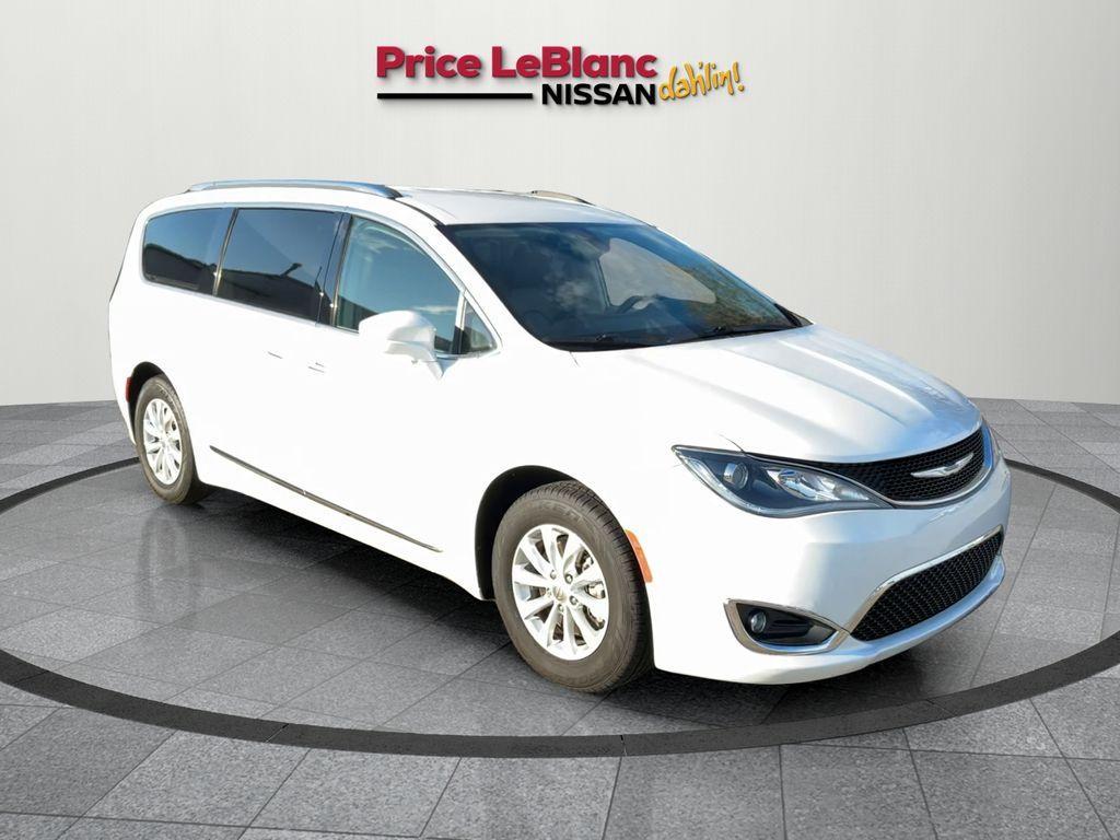 used 2018 Chrysler Pacifica car, priced at $16,954