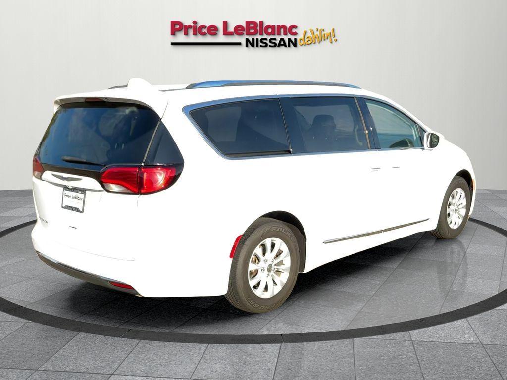 used 2018 Chrysler Pacifica car, priced at $16,443