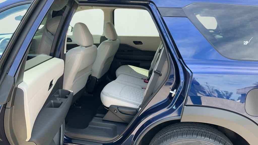 new 2025 Nissan Pathfinder car, priced at $41,925