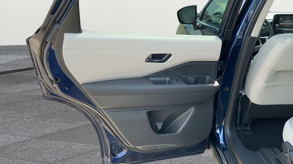 new 2025 Nissan Pathfinder car, priced at $41,925
