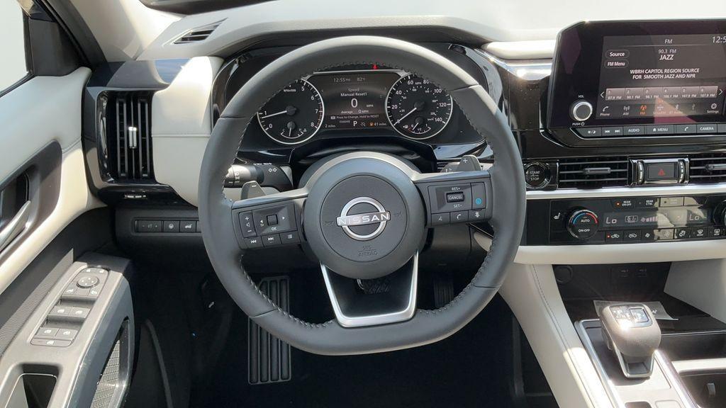 new 2025 Nissan Pathfinder car, priced at $41,925