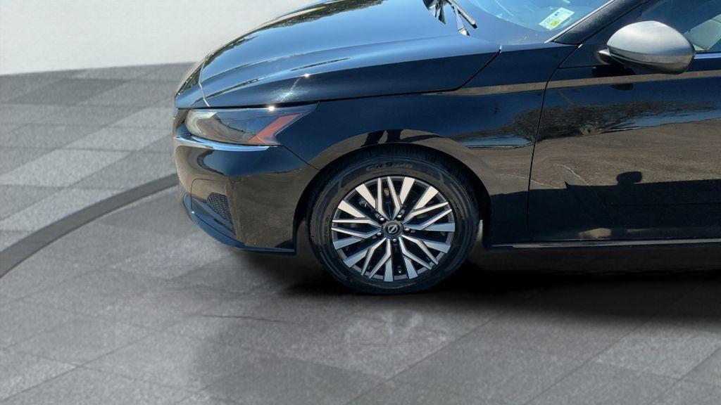 used 2023 Nissan Altima car
