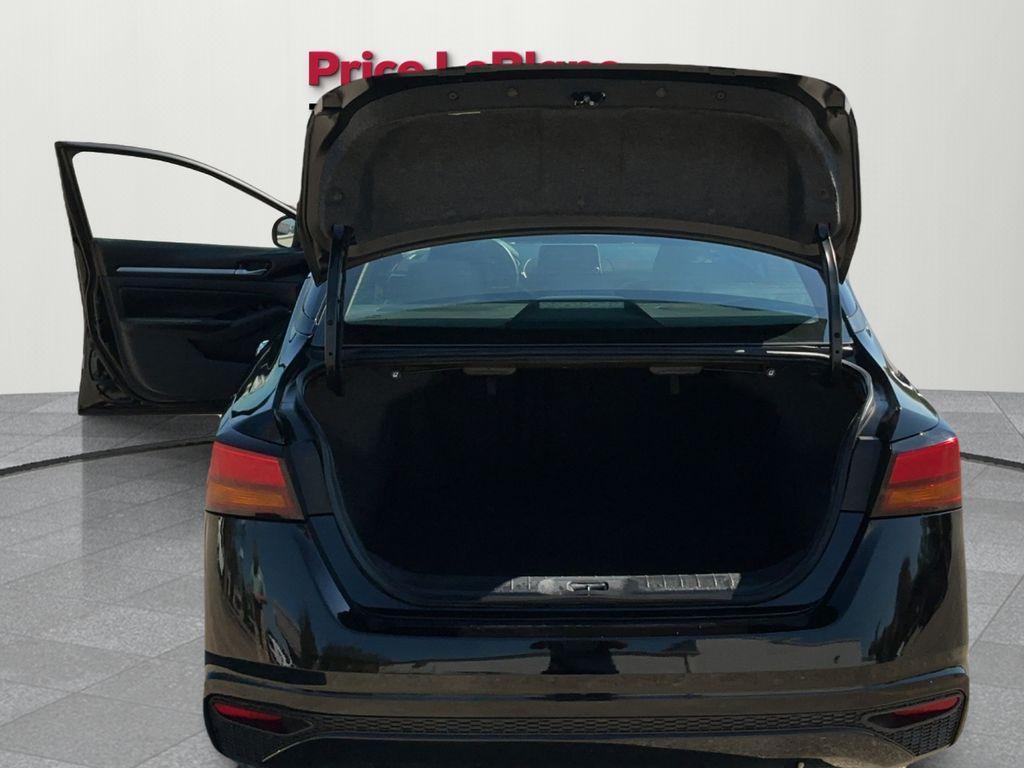 used 2023 Nissan Altima car