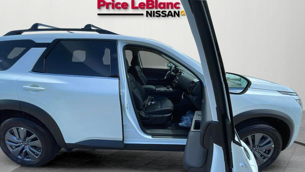 new 2025 Nissan Pathfinder car, priced at $44,595