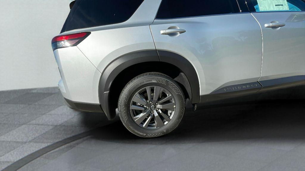 new 2025 Nissan Pathfinder car, priced at $41,865