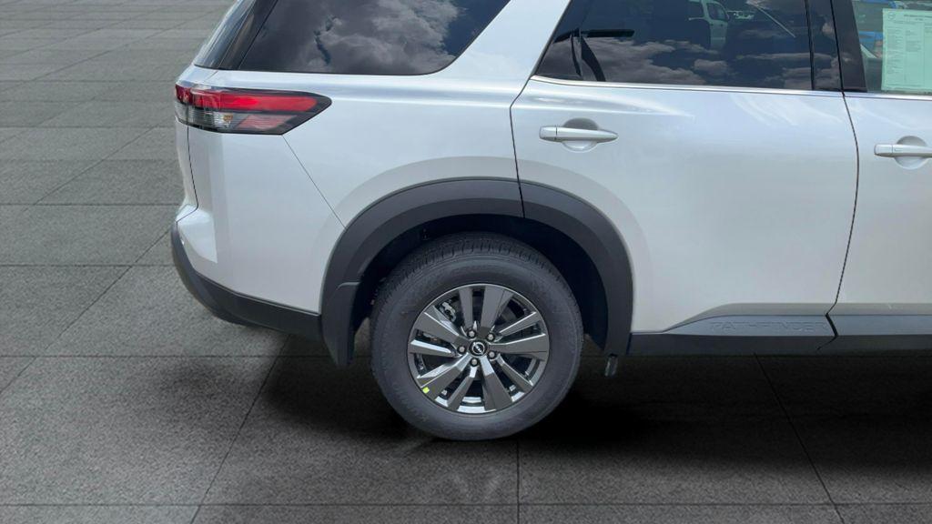 new 2025 Nissan Pathfinder car, priced at $41,865