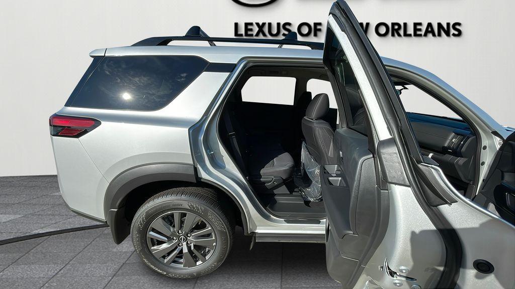new 2025 Nissan Pathfinder car, priced at $41,865