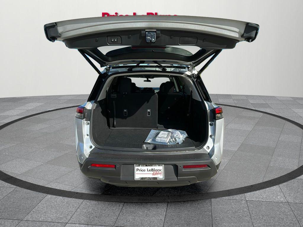 new 2025 Nissan Pathfinder car, priced at $41,865