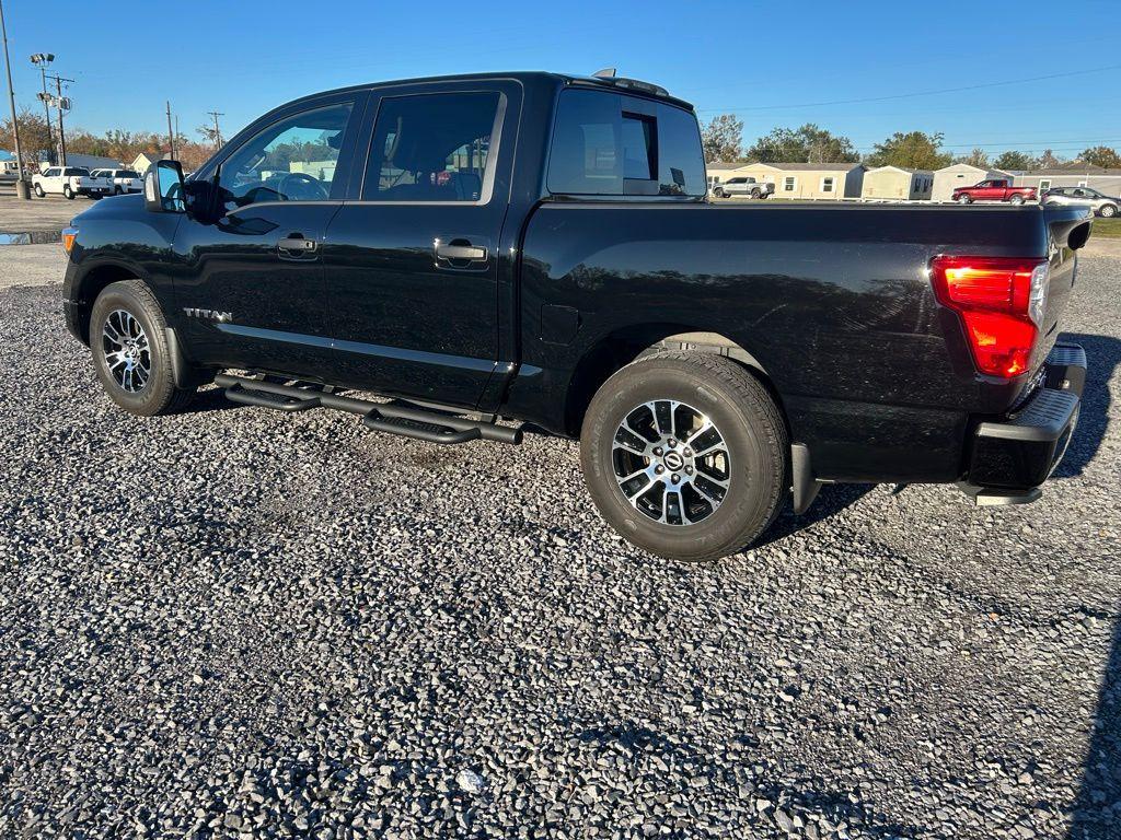 used 2023 Nissan Titan car, priced at $33,476