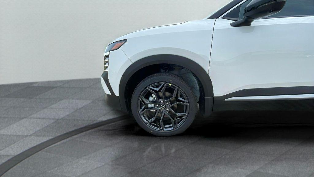 new 2025 Nissan Kicks car, priced at $29,615