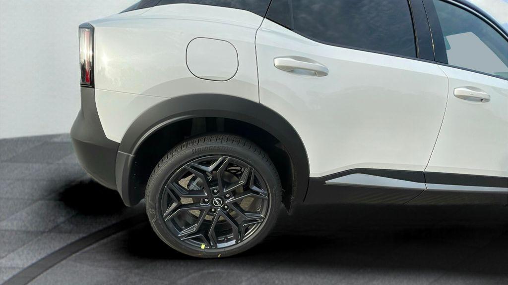 new 2025 Nissan Kicks car, priced at $29,615