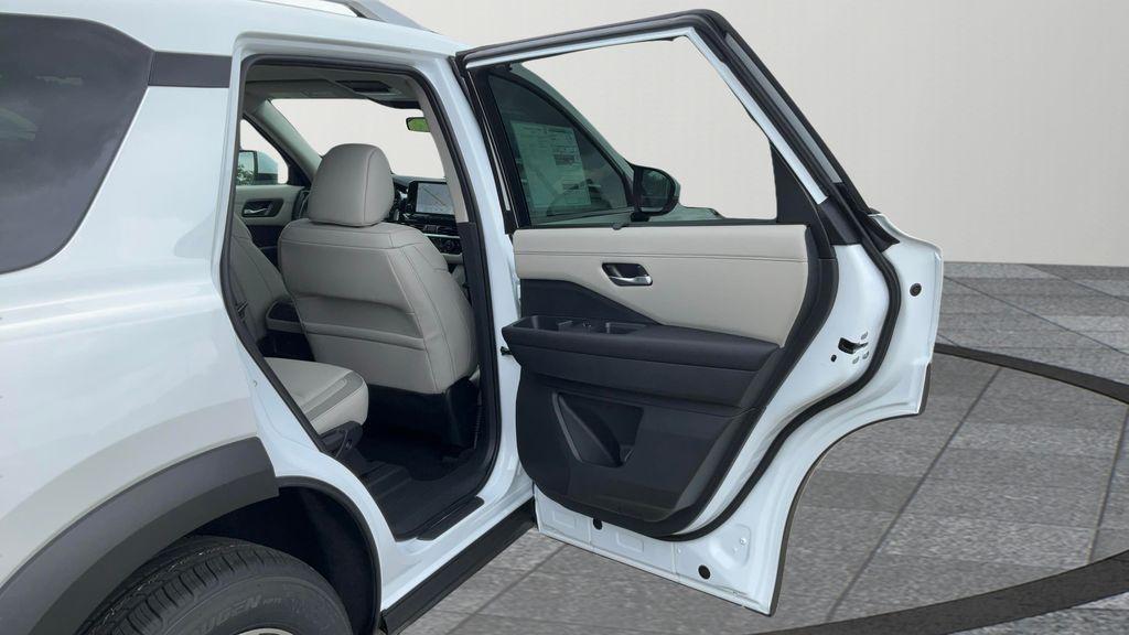 new 2025 Nissan Pathfinder car, priced at $45,015
