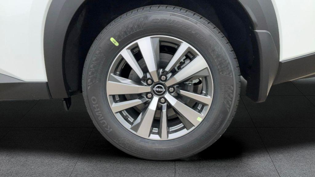 new 2025 Nissan Pathfinder car, priced at $45,015