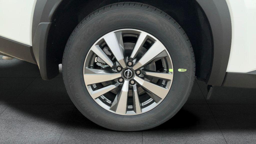 new 2025 Nissan Pathfinder car, priced at $45,015