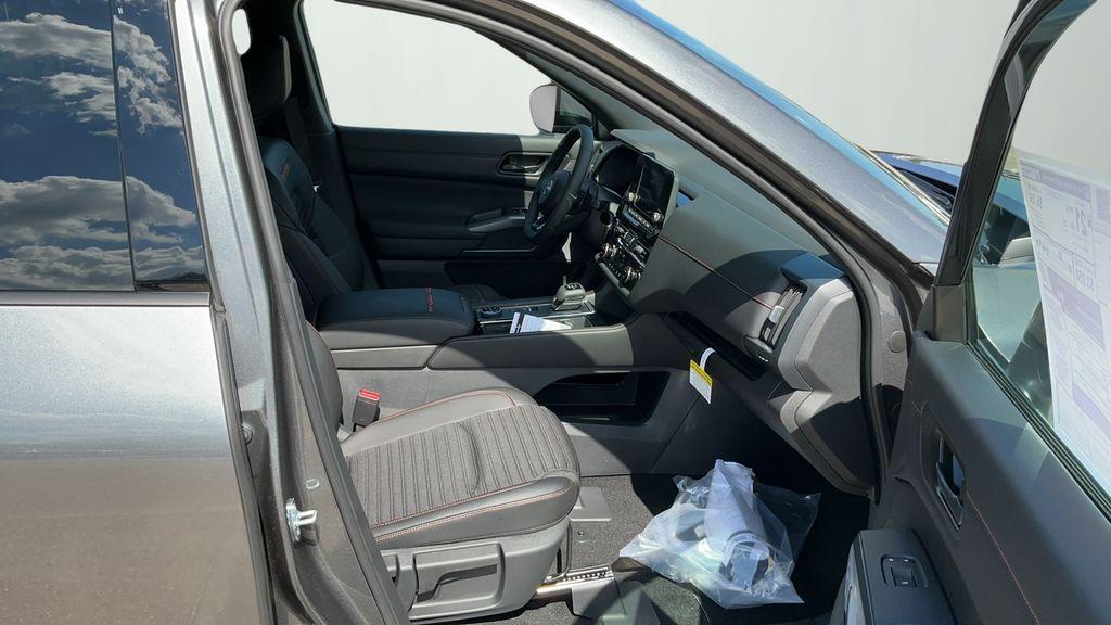 new 2025 Nissan Pathfinder car, priced at $46,620