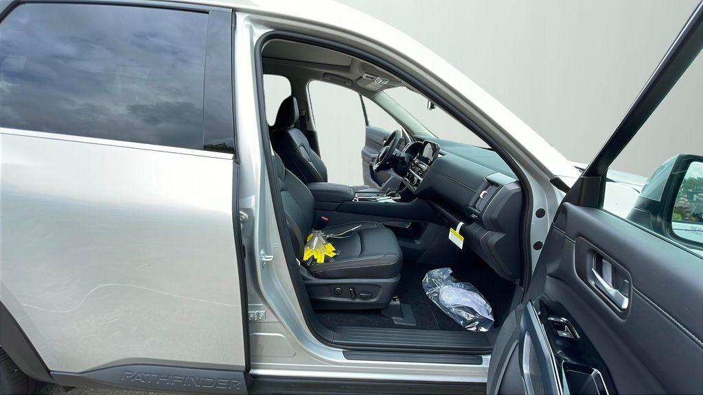 new 2025 Nissan Pathfinder car, priced at $47,555