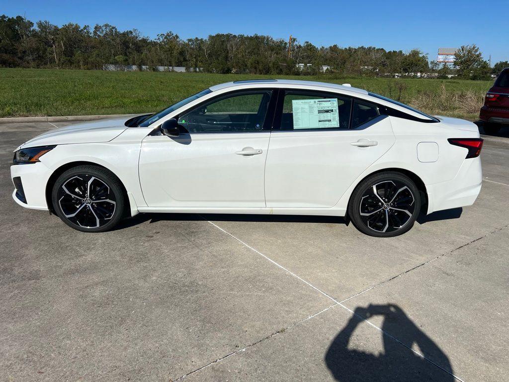 new 2025 Nissan Altima car, priced at $34,100