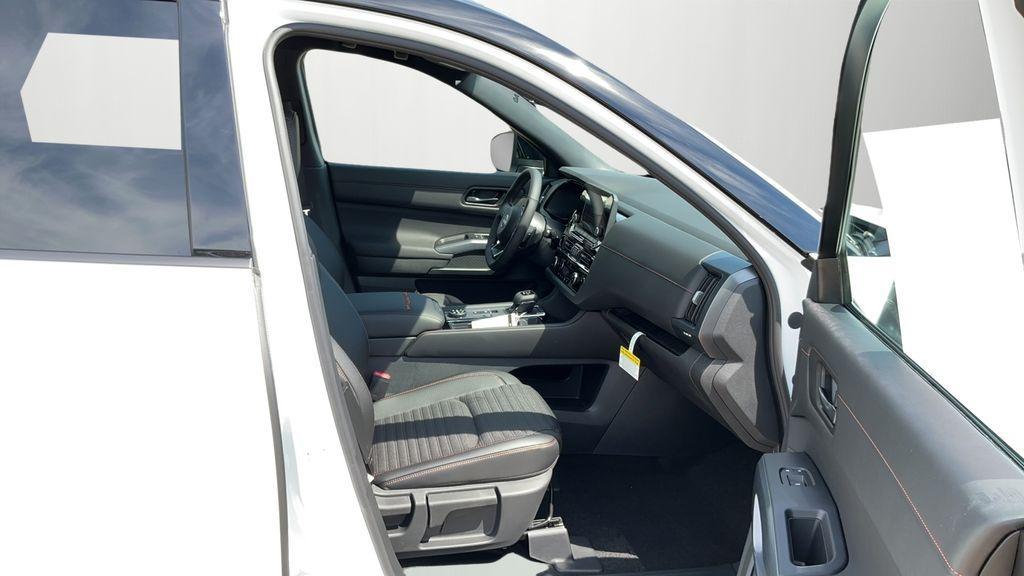 new 2025 Nissan Pathfinder car, priced at $47,620