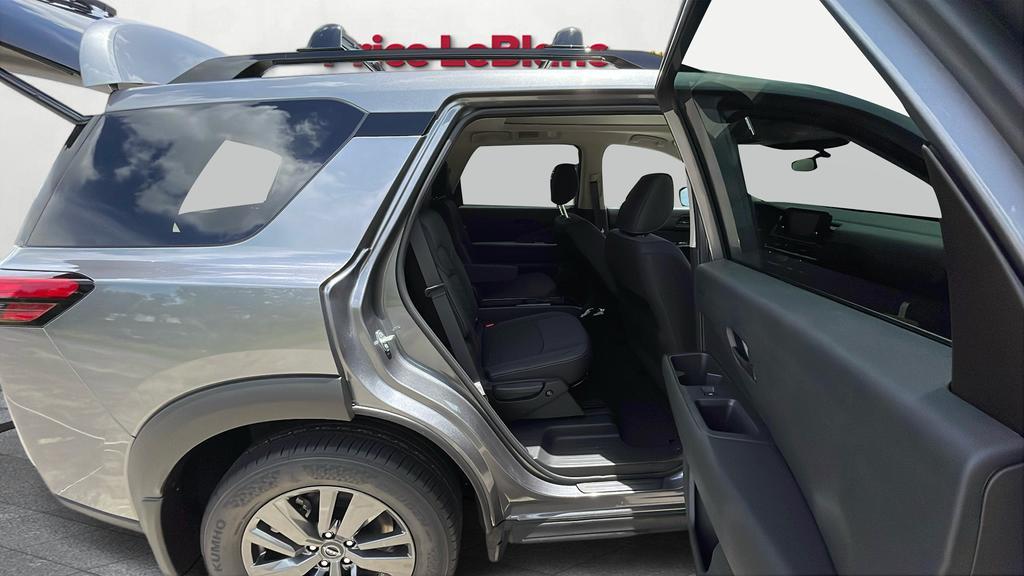 new 2025 Nissan Pathfinder car, priced at $43,775