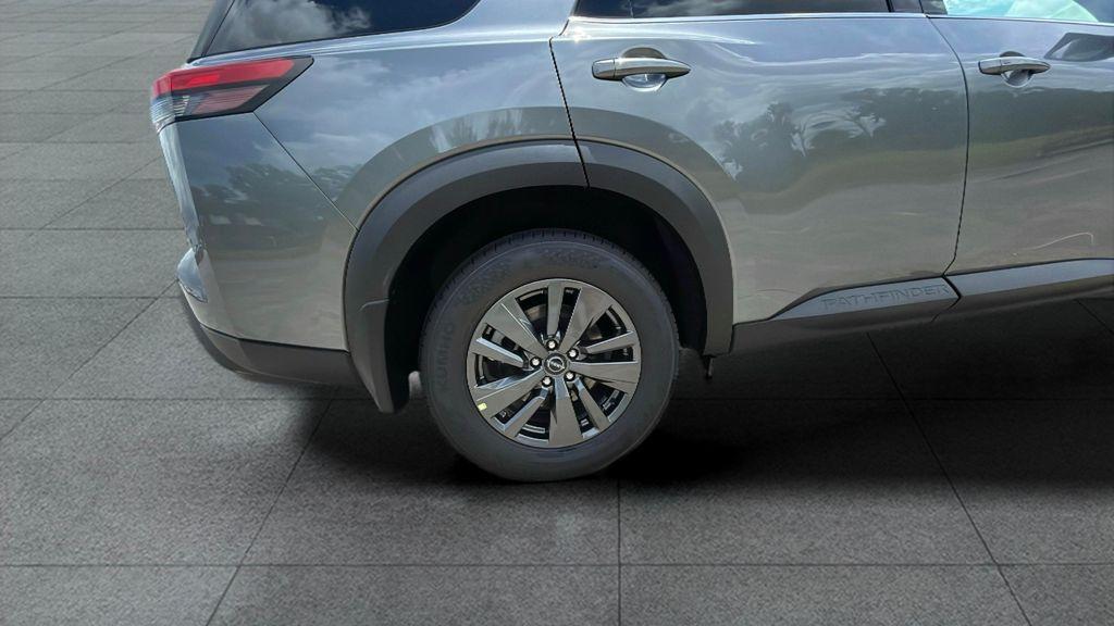 new 2025 Nissan Pathfinder car, priced at $43,775