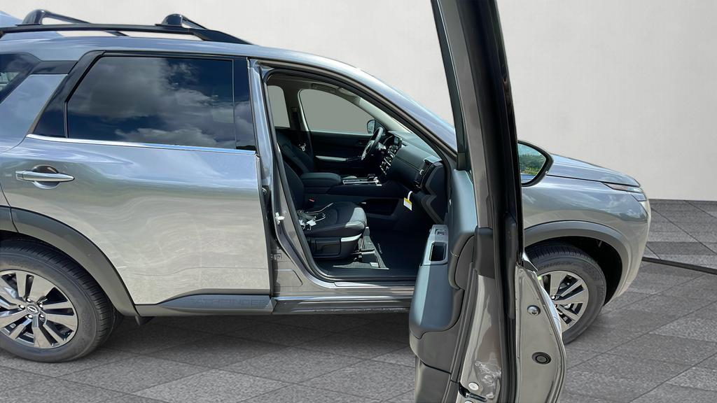 new 2025 Nissan Pathfinder car, priced at $43,775